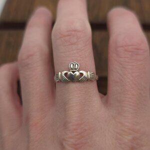 Size 9 Sterling Silver Braided Claddagh Ring A1433